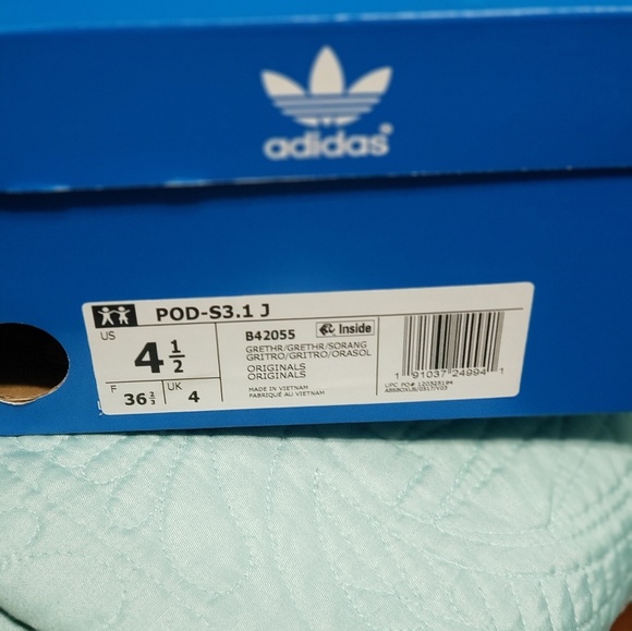 Adidas - Picture 2 of 8